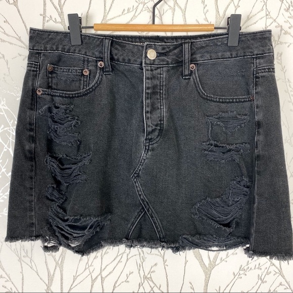 AMERICAN EAGLE Y2K DISTRESSED Blk Mini Jean Skirt - Picture 9 of 9